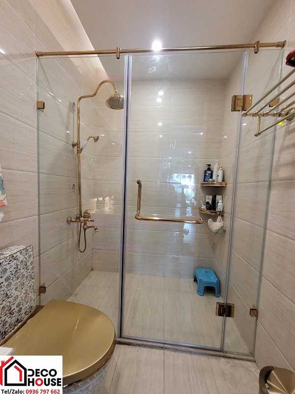 Phòng tắm kính cao cấp mở quay 3 tấm