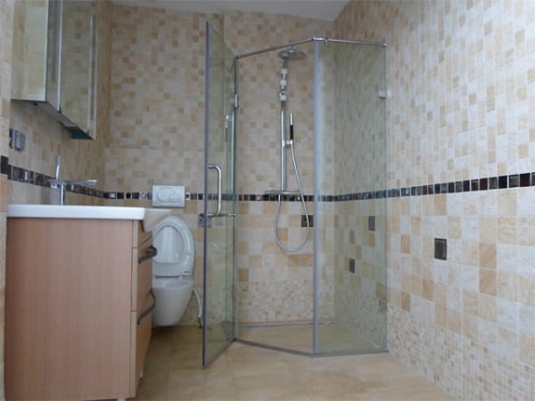 Chuyên cung cấp, lắp vách kính tắm tại Ba Đình uy tín, giá rẻ