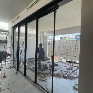 Cửa nhôm slim không ray dưới