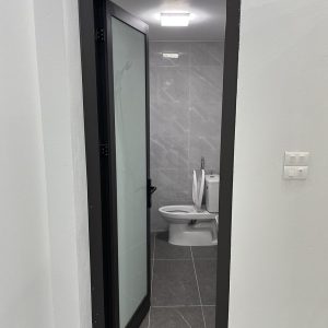Mẫu cửa nhà vệ sinh nhôm Xingfa 1 cánh