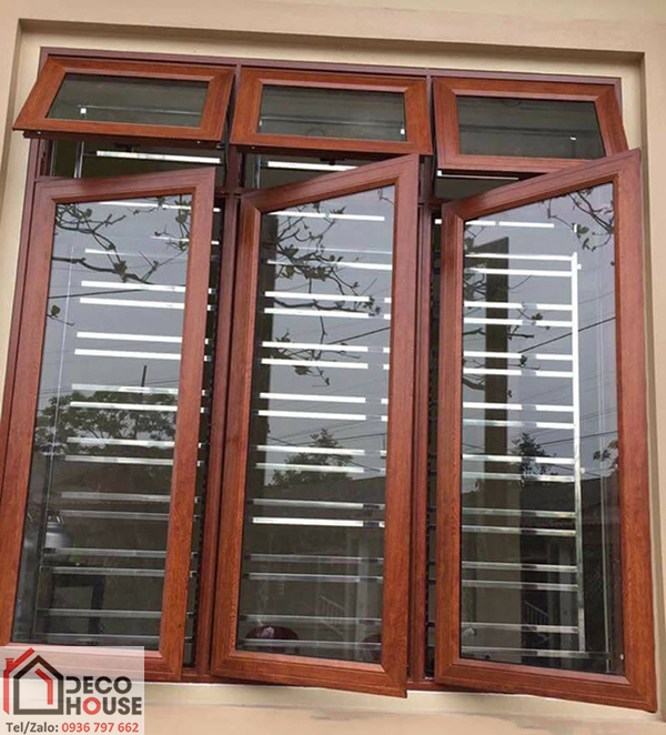 Cửa sổ nhôm Việt Pháp vân gỗ 3 cánh mở quay