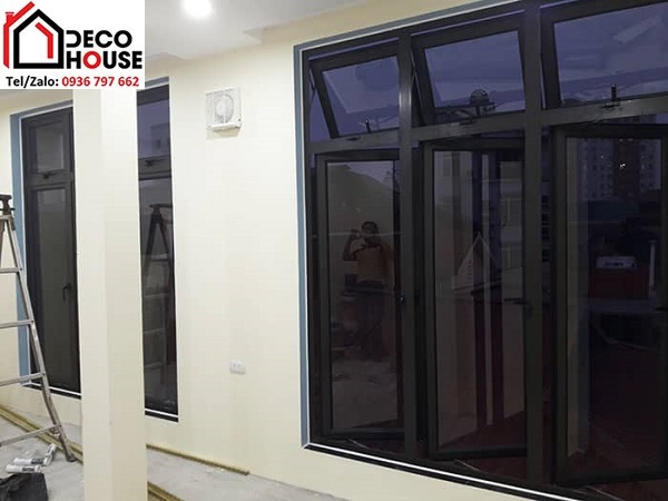 Làm cửa nhôm kính Việt Pháp giá rẻ