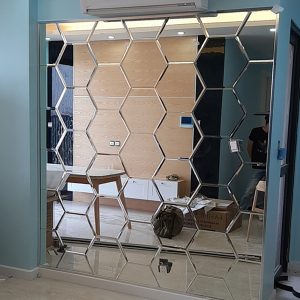 Thi công gương lục giác trang trí