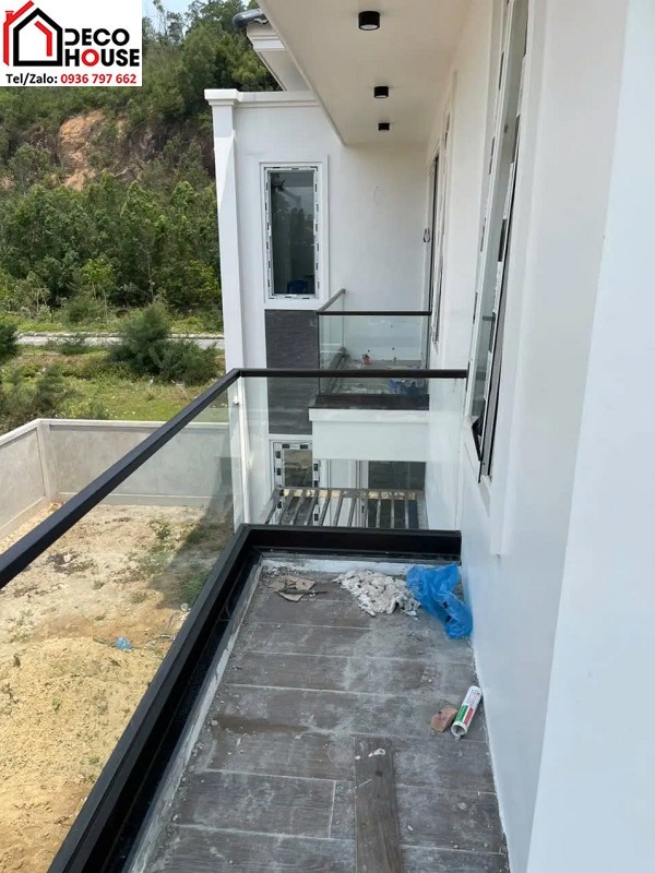 Thi công lan can ban công kính Hà Nội
