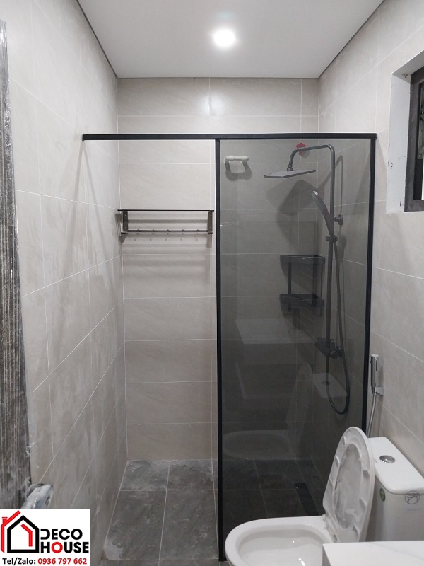 Thi công vách ngăn kính nhà vệ sinh cố định