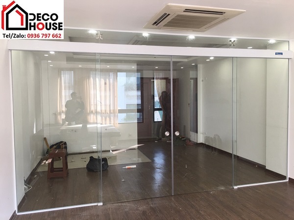 Làm cửa kính cường lực lùa treo tại Hà Nội