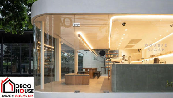 Vách kính cường lực kết hợp cửa kính cường lực cho quán cafe