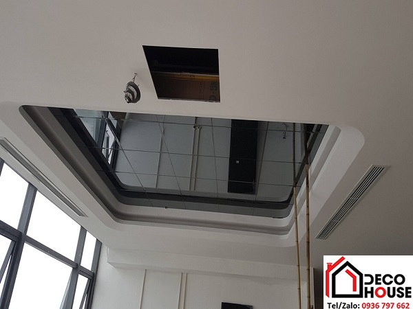 Gương ốp trần màu xám khói