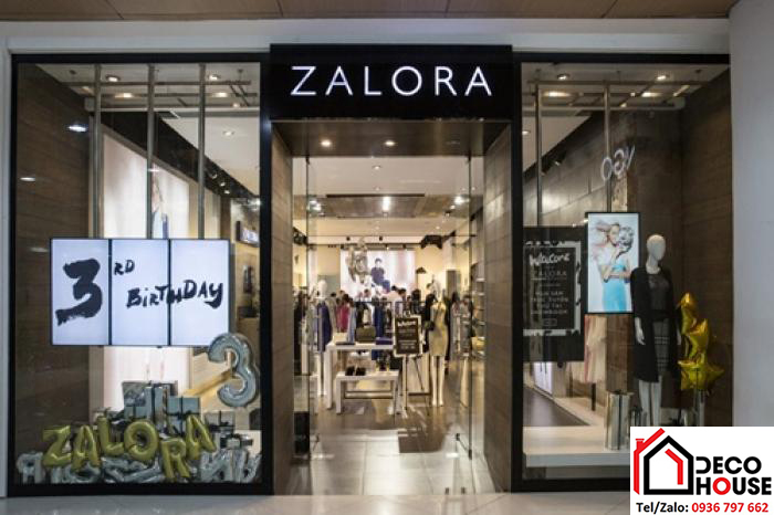 Thi công cửa kính cường lực cho shop thời trang tại Hà Nội