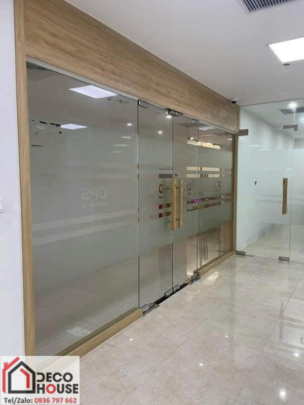Vách ngăn kính mờ văn phòng