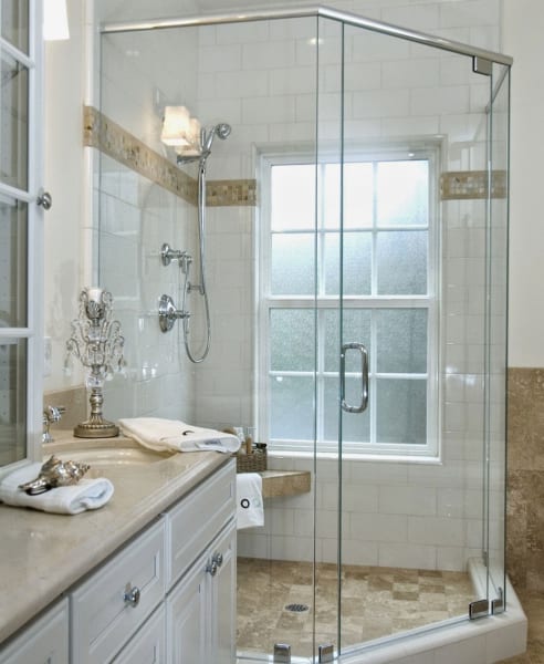 Phòng tắm kính đẹp: Cảm nhận sự thanh lịch và tiện nghi khi bạn dùng phòng tắm kính đẹp tại năm